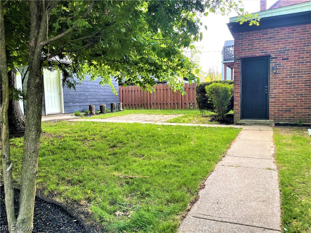 3672 Bainbridge Road Cleveland, OH 44118 - Photo 2 of 15