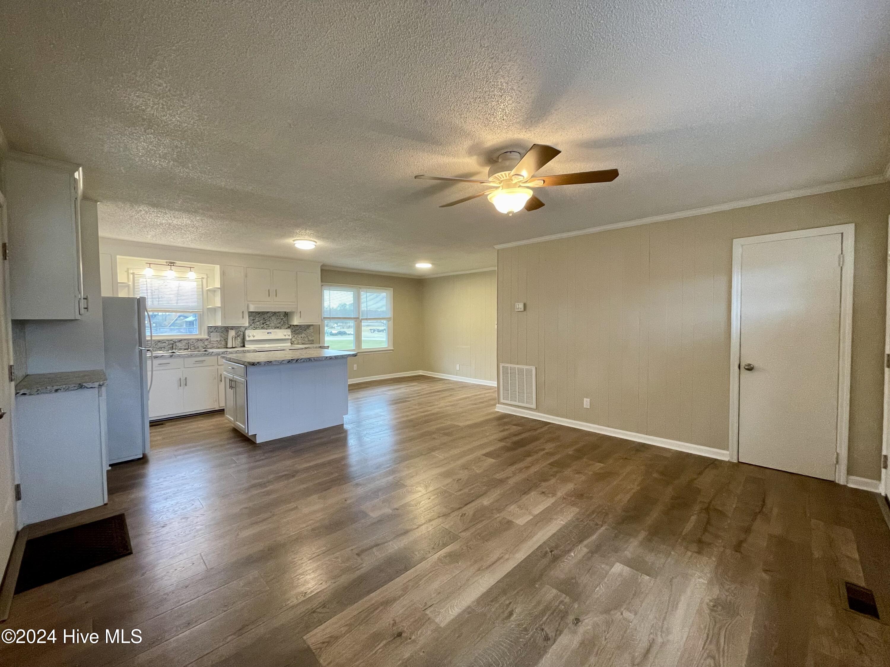 3524 Wynn Road Robersonville, NC 27871 - Photo 12 of 43 Living room and kitchen