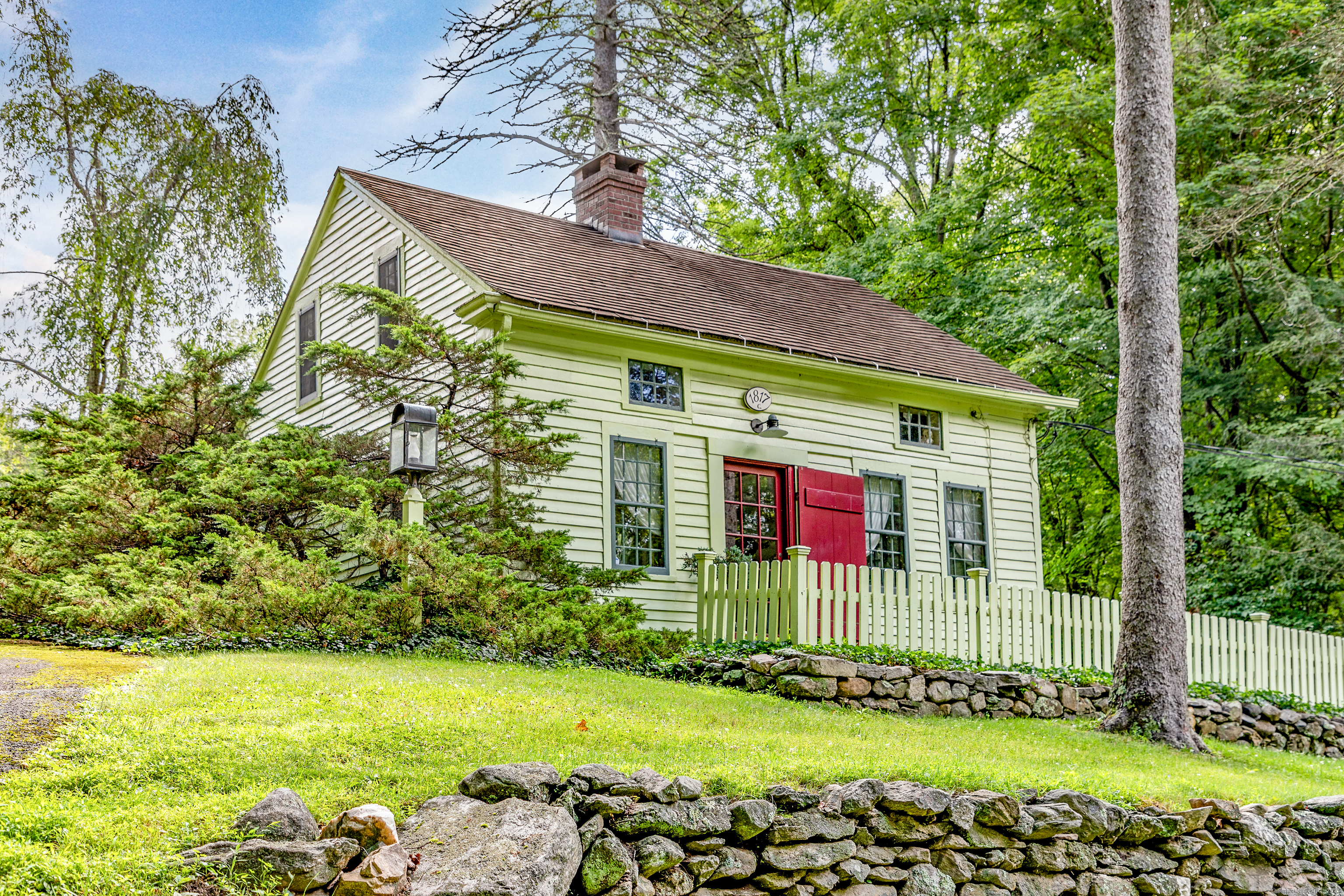50 Southbury Road Roxbury, CT 06783 - Photo 3 of 31 a view of a house with a yard