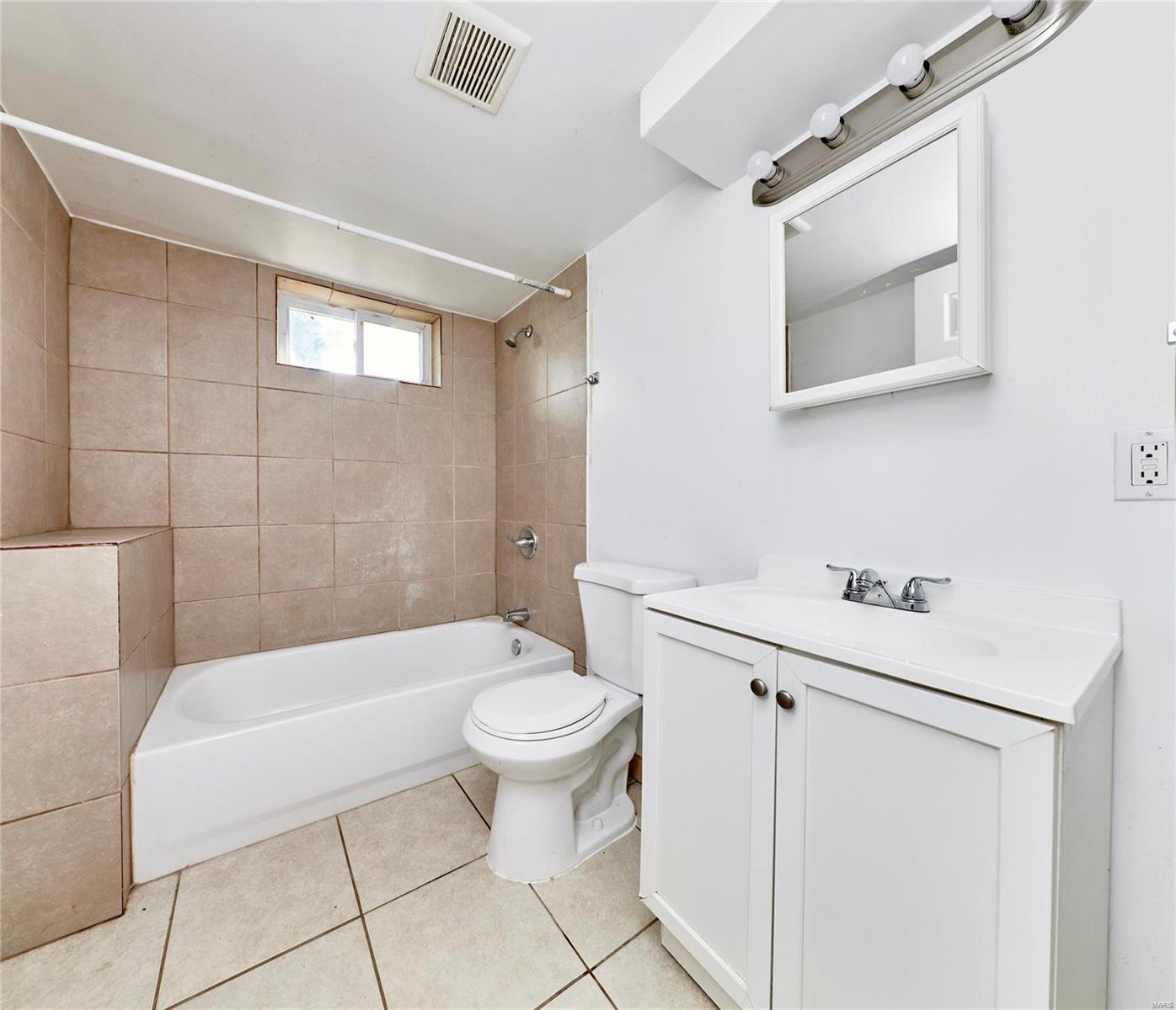 125 Perthshire Road St. Louis, MO 63137 - Photo 16 of 18 Gallery Image 16