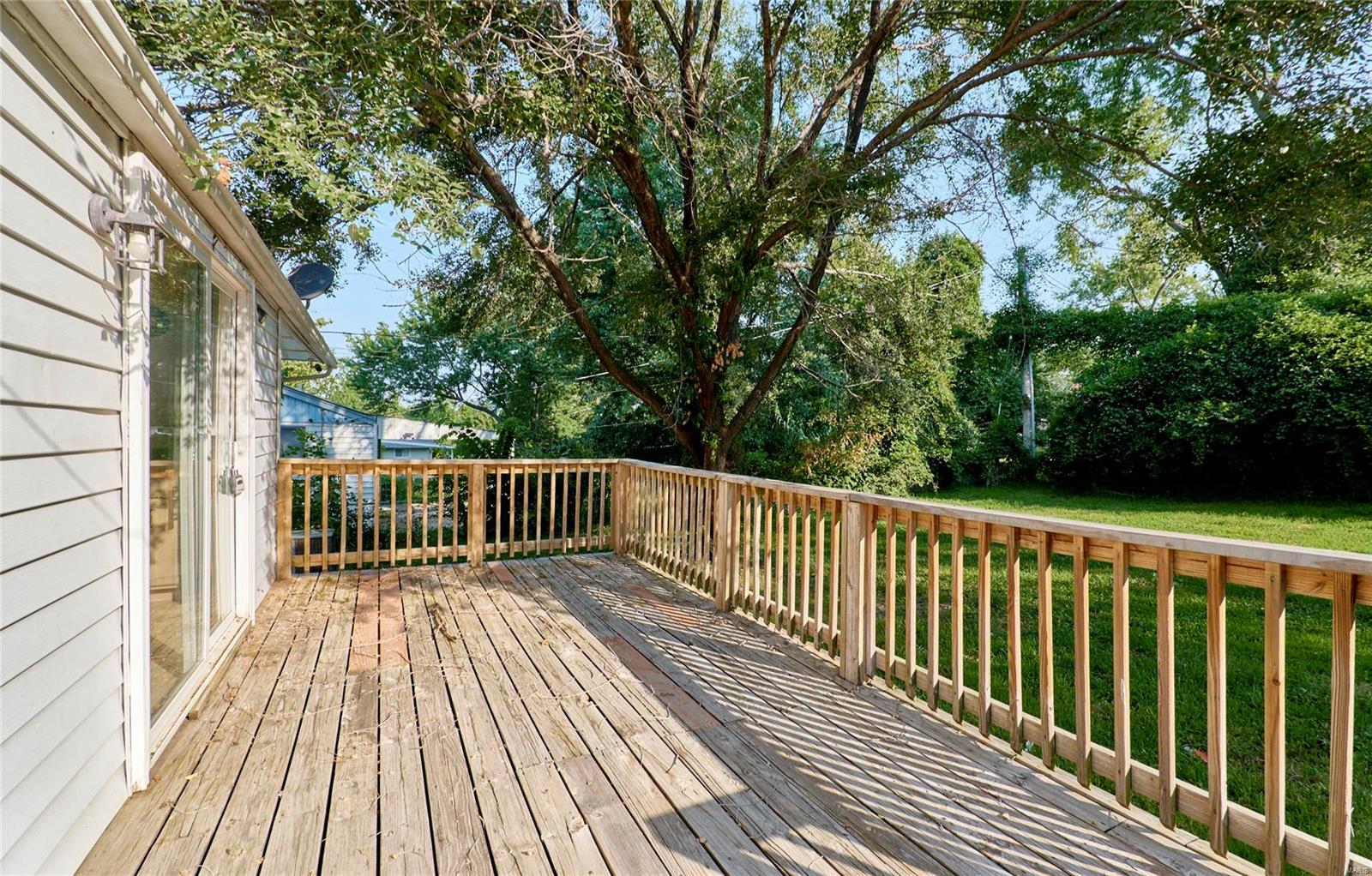 125 Perthshire Road St. Louis, MO 63137 - Photo 17 of 18 Gallery Image 17