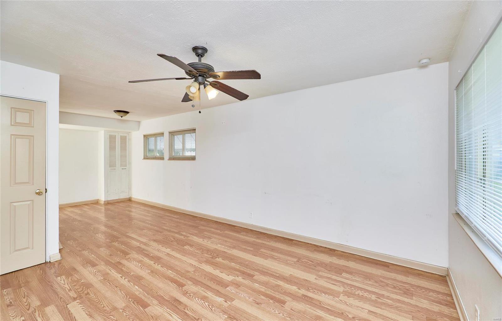 125 Perthshire Road St. Louis, MO 63137 - Photo 3 of 18 Gallery Image 3