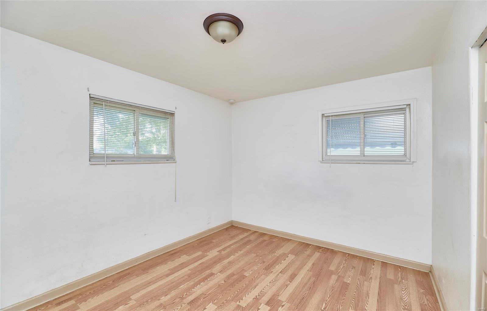 125 Perthshire Road St. Louis, MO 63137 - Photo 8 of 18 Gallery Image 8