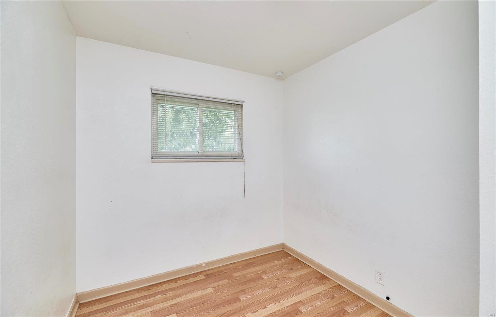 125 Perthshire Road St. Louis, MO 63137 - Photo 10 of 18 Gallery Image 10
