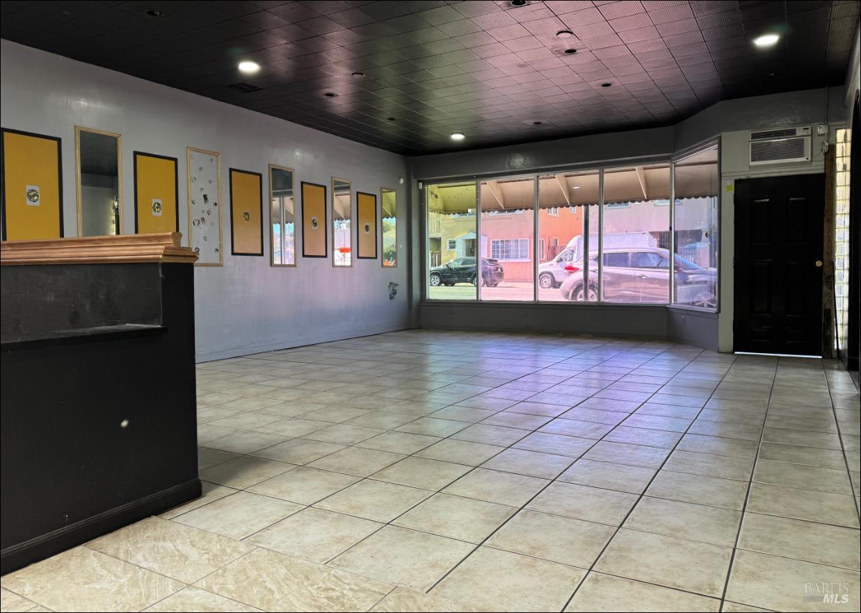 609 Indiana Street Vallejo, CA 94590 - Photo 6 of 10 a view of an entryway