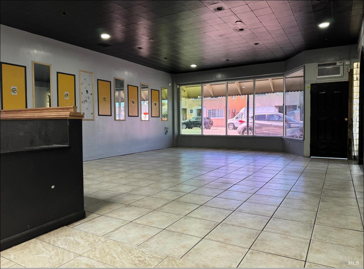 609 Indiana Street Vallejo, CA 94590 - Photo 9 of 10 a view of hall with windows