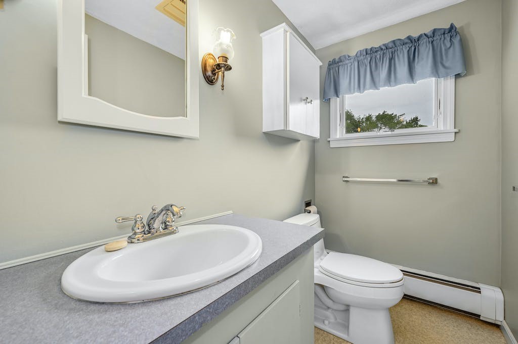 84 Pine Swamp Road Cumberland, RI 02864 - Photo 17 of 41