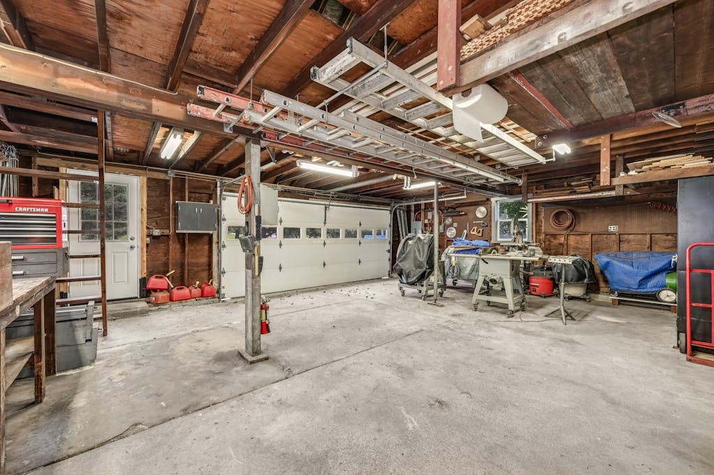 84 Pine Swamp Road Cumberland, RI 02864 - Photo 32 of 41