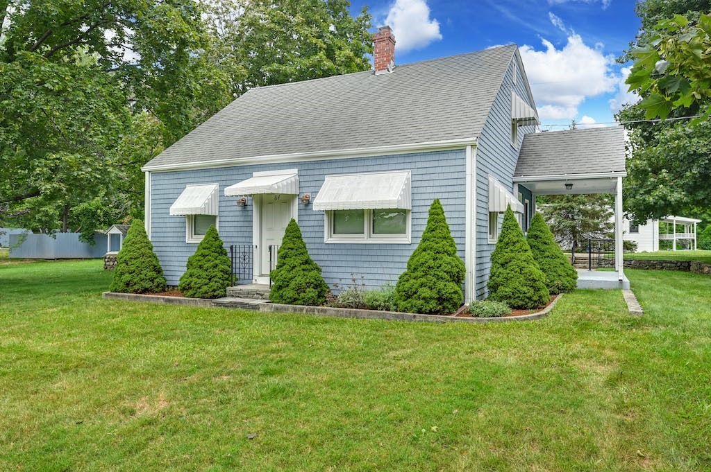 84 Pine Swamp Road Cumberland, RI 02864 - Photo 4 of 41