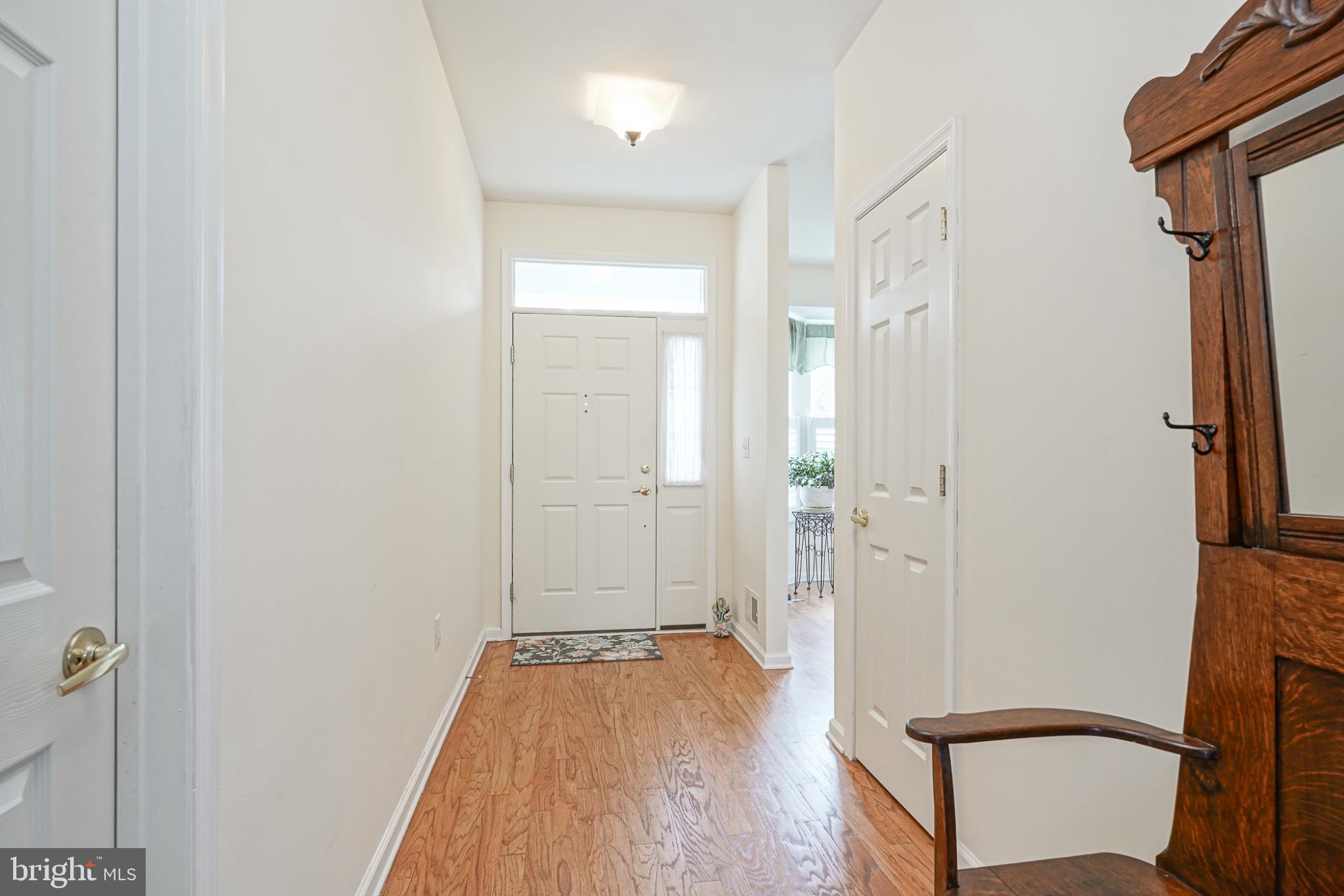 213 Limerick Street Absecon, NJ 08205 - Photo 4 of 39 Inviting entryway with natural light.