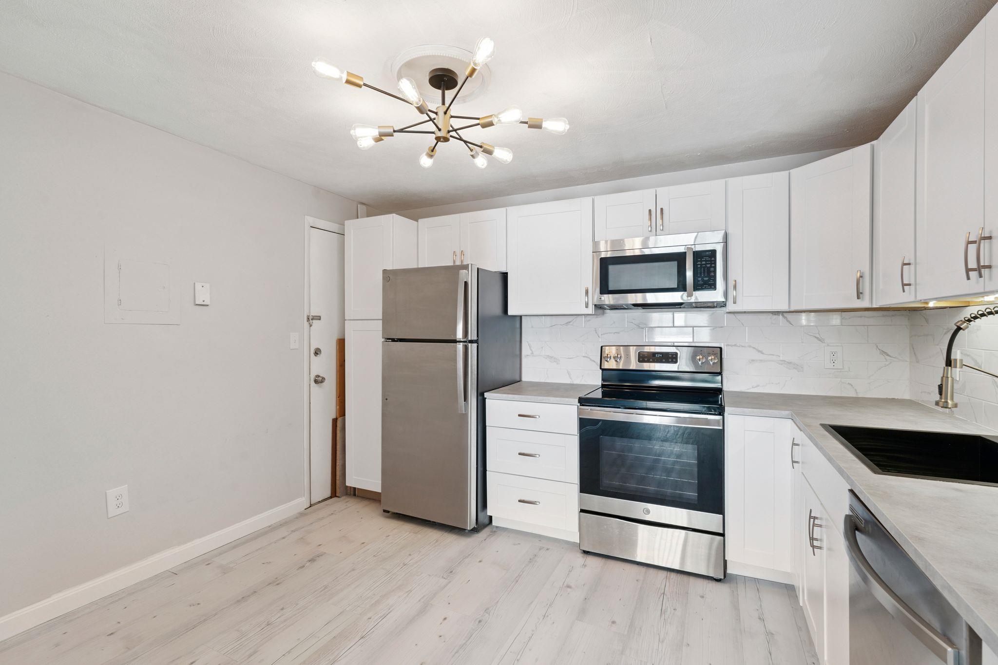 35 Andrew Street, Unit 12 Manchester, NH 03104 - Photo 2 of 25