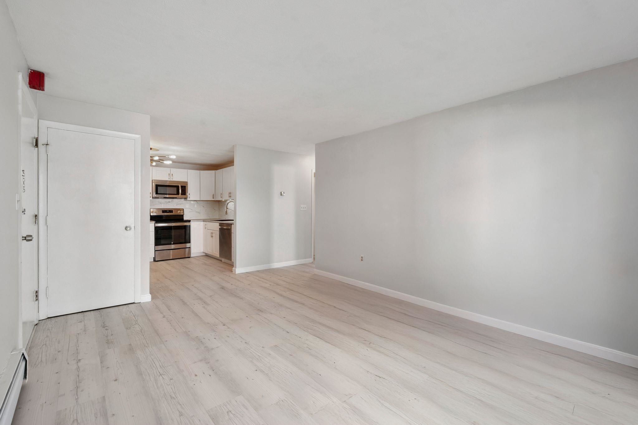 35 Andrew Street, Unit 12 Manchester, NH 03104 - Photo 4 of 25