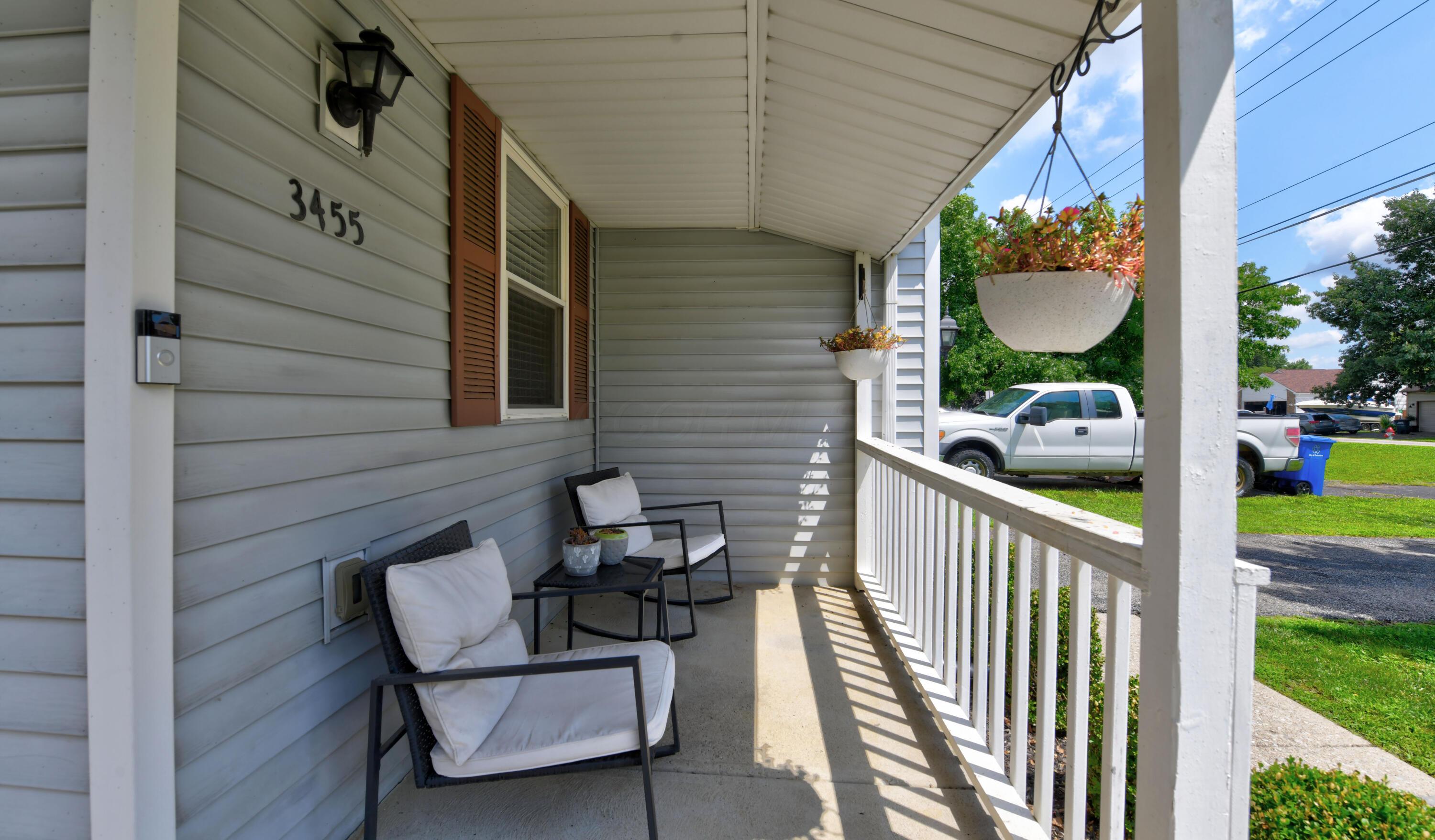 3455 Hines Road Columbus, OH 43230 - Photo 4 of 38 Porch