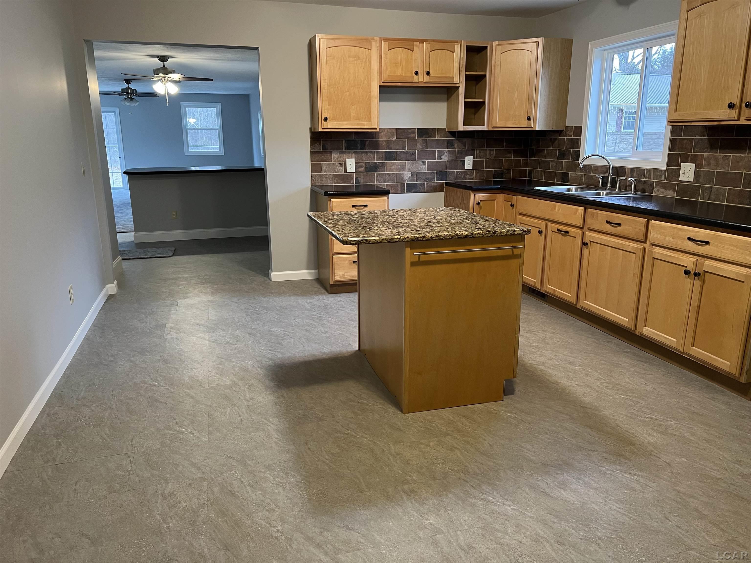 1524 East Valley Road Adrian, MI 49221 - Photo 12 of 18