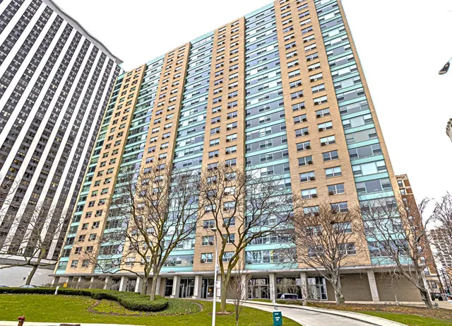 $435,000 | 3180 North Lake Shore Drive, Unit 5E, Chicago, IL 60657