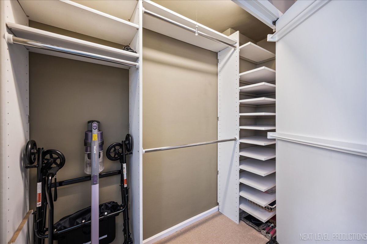 3180 North Lake Shore Drive, Unit 5E Chicago, IL 60657 - Photo 24 of 28 a view of entryway and workspace