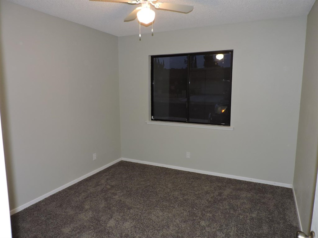 15880 Elcona Place Victorville, CA 92395 - Photo 33 of 43