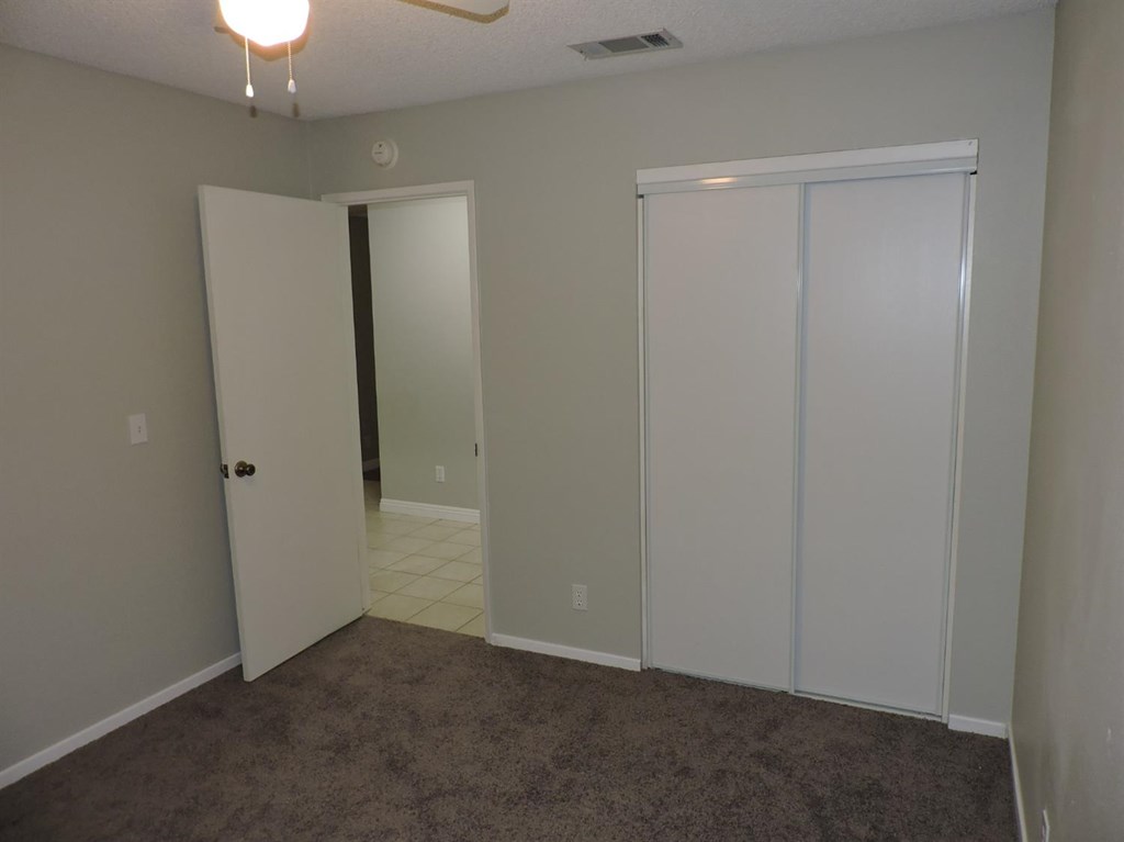 15880 Elcona Place Victorville, CA 92395 - Photo 34 of 43