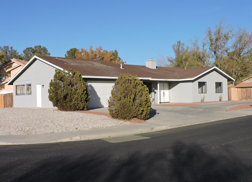 15880 Elcona Place Victorville, CA 92395 - Photo 9 of 43