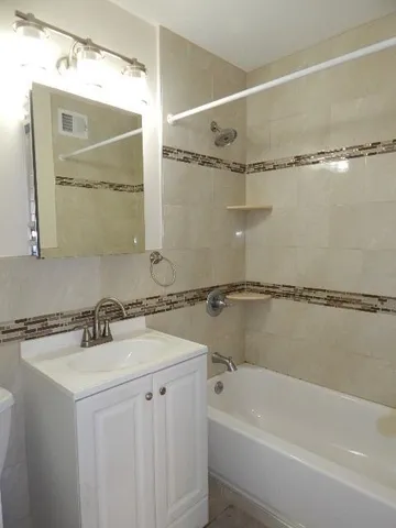 $2,900 | 270 Luis M Marin Boulevard, Unit 4D, Jersey City, NJ 07302