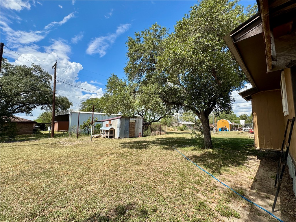1503 North Hill Street Three Rivers, TX 78071 - Photo 16 of 17