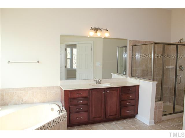 2800 Bending Tree Court, Unit LT8 Raleigh, NC 27613 - Photo 11 of 25 Master Bath/Spa