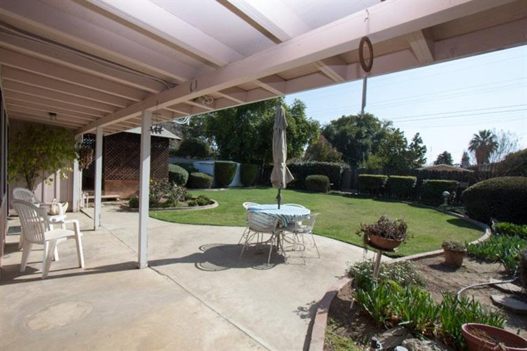 357 Manning Avenue Reedley, CA 93654 - Photo 25 of 27