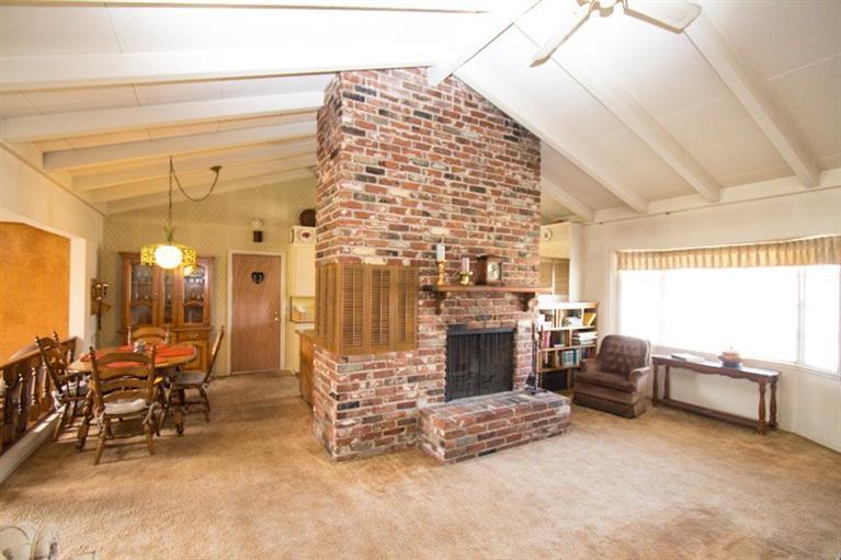357 Manning Avenue Reedley, CA 93654 - Photo 5 of 27