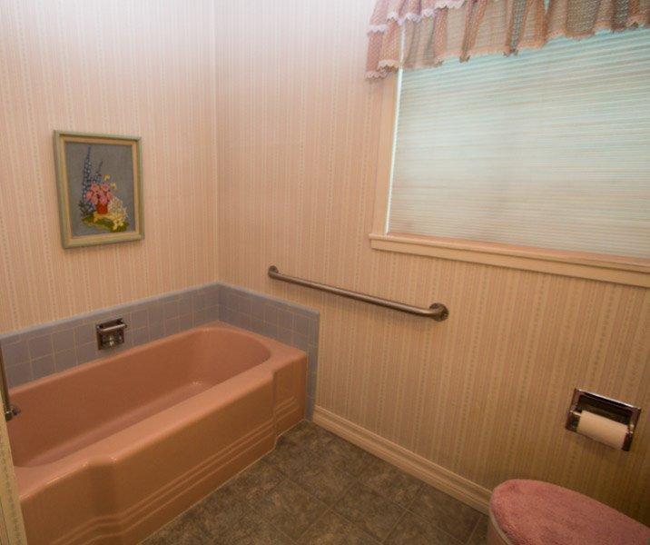 357 Manning Avenue Reedley, CA 93654 - Photo 9 of 27