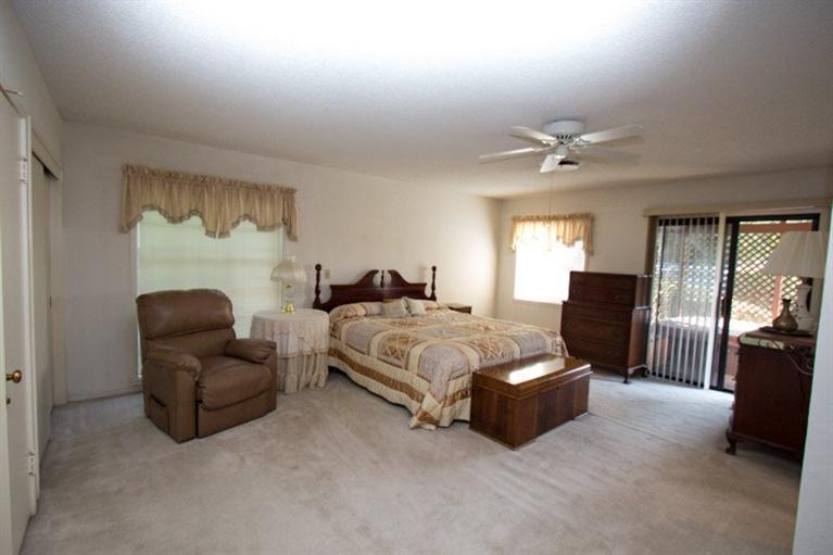 357 Manning Avenue Reedley, CA 93654 - Photo 10 of 27
