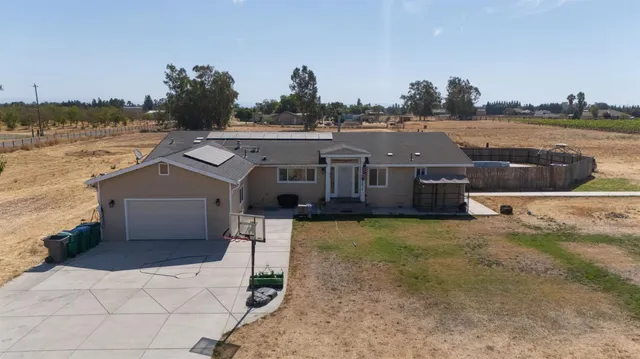 $900,000 | 22900 North Sowles Road, Acampo, CA 95220