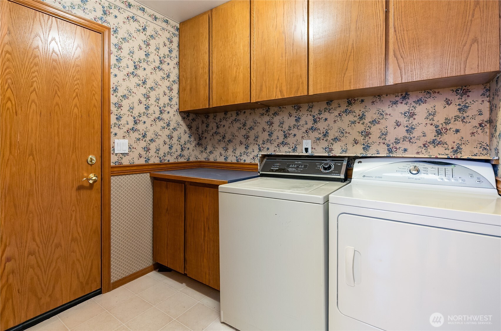 4139 Patos Road Ferndale, WA 98248 - Photo 32 of 39 a utility room with dryer and washer