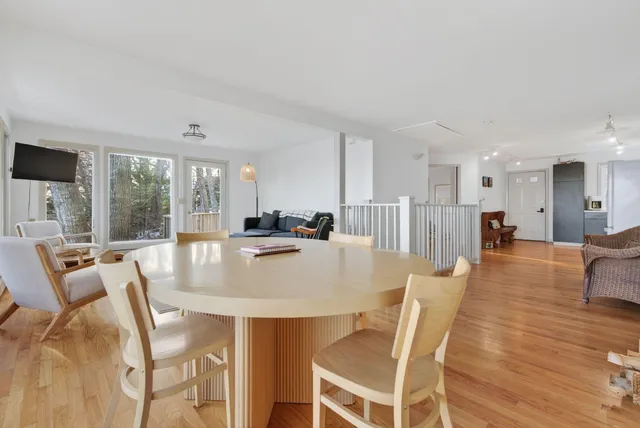 $1,100,000 | 58 Maquoit Drive, Freeport, ME 04032