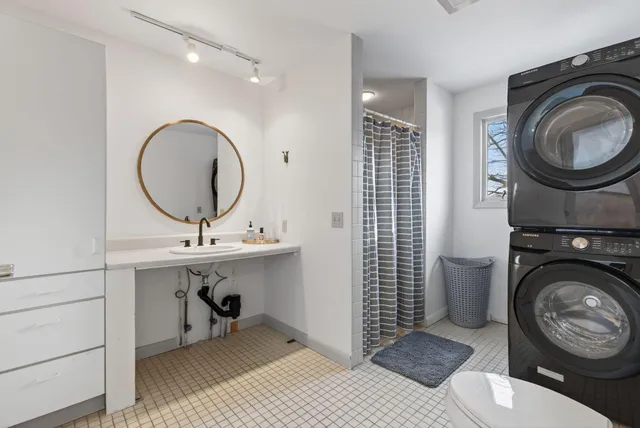 $1,100,000 | 58 Maquoit Drive, Freeport, ME 04032