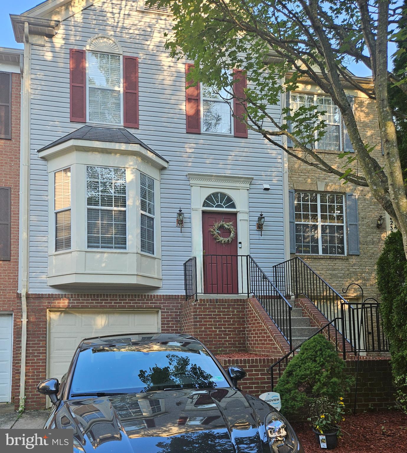 Charming townhouse on quiet neighborhood
