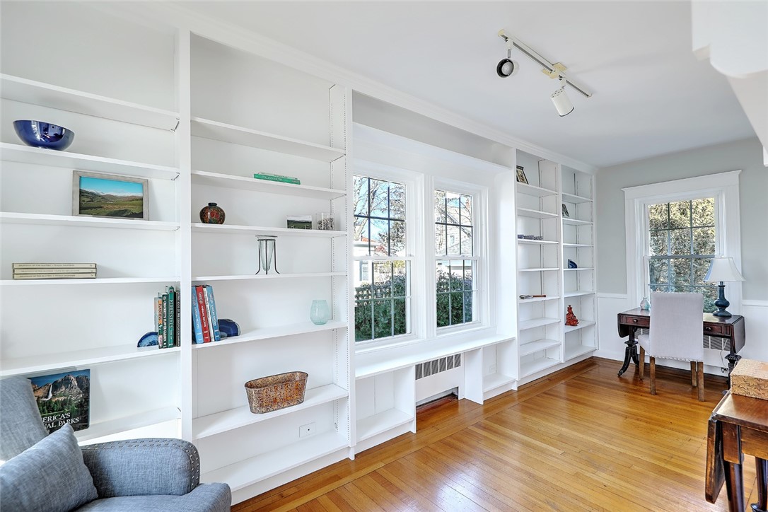 9 Lowden Street Pawtucket, RI 02860 - Photo 11 of 40