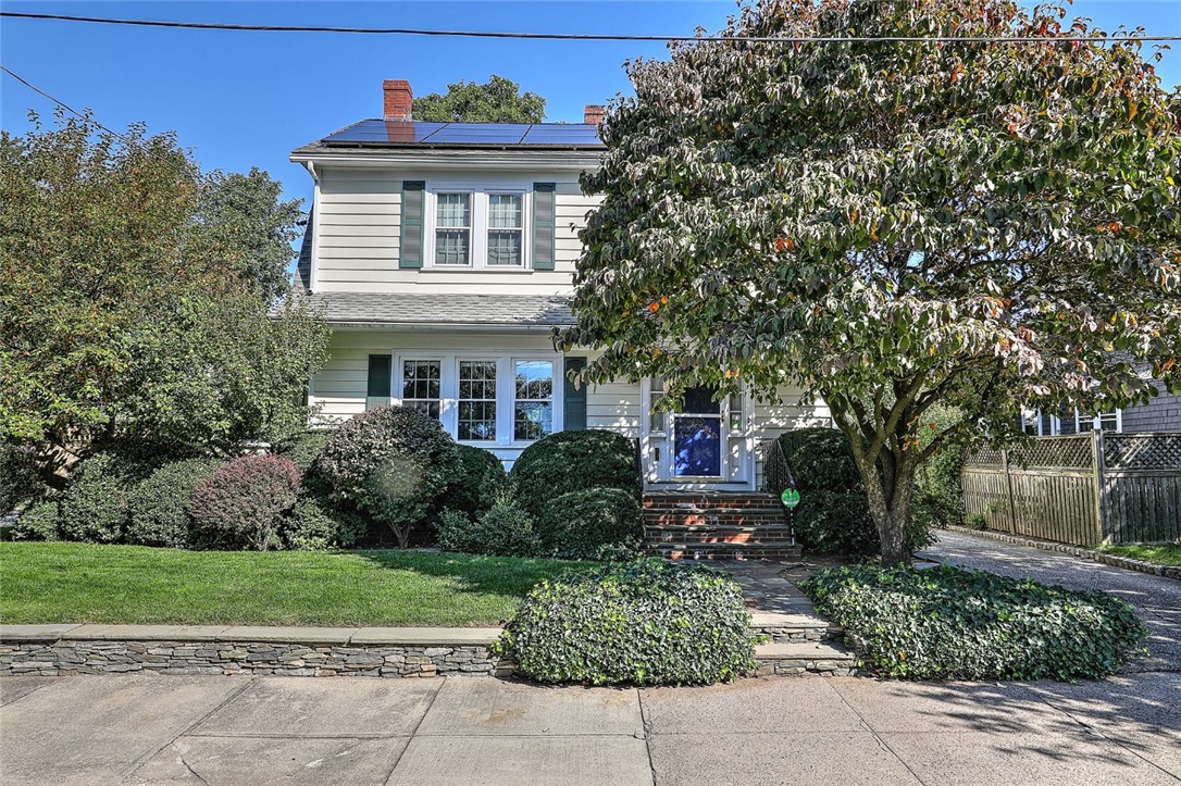 9 Lowden Street Pawtucket, RI 02860 - Photo 2 of 40