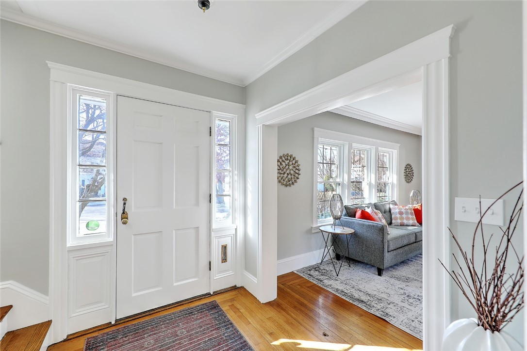 9 Lowden Street Pawtucket, RI 02860 - Photo 4 of 40