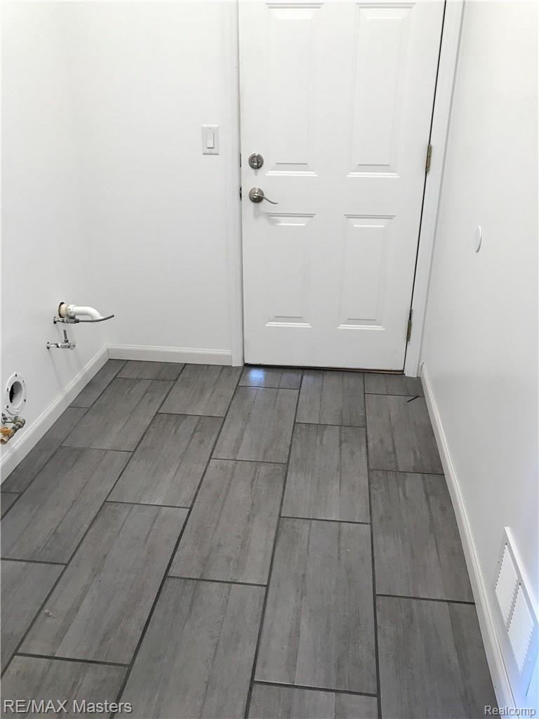 8898 Armstrong Road Newport, MI 48166 - Photo 31 of 42 20170916_145621370_iOS.jpg