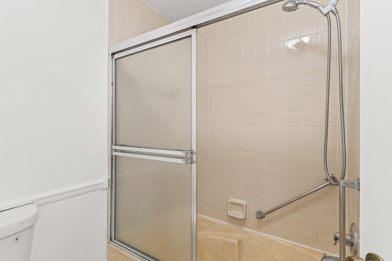 9272 Ketay Circle Boca Raton, FL 33428 - Photo 21 of 32 Master Bath