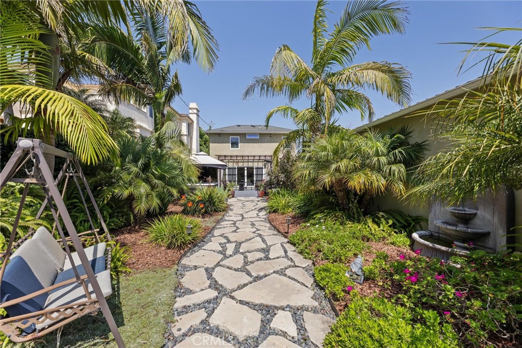 714 Avenue D Redondo Beach, CA 90277 - Photo 21 of 47 a view of a yard with plants