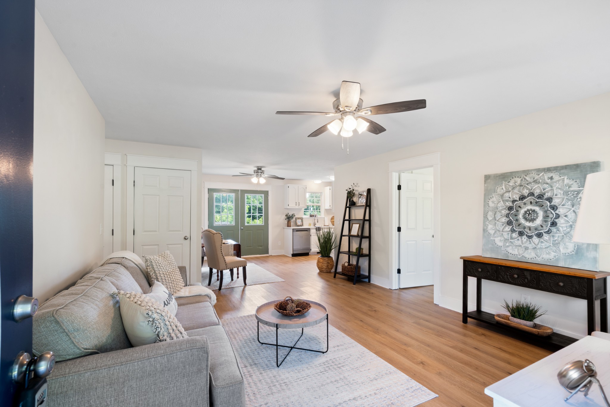 1099 Old County House Road Charlotte, TN 37036 - Photo 8 of 47