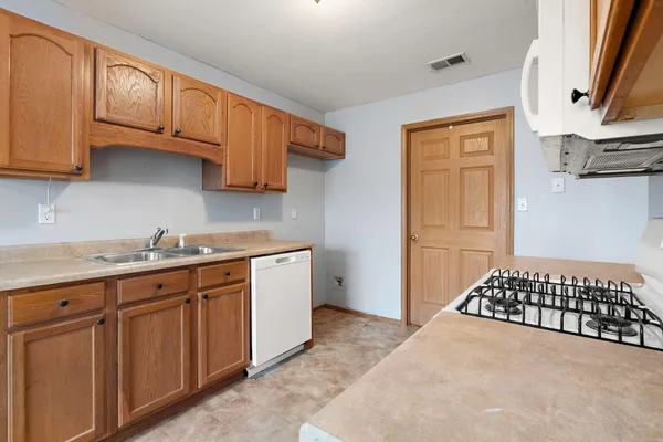 $163,500 | 8214 Lincoln Circle, Unit C, Merrillville, IN 46410