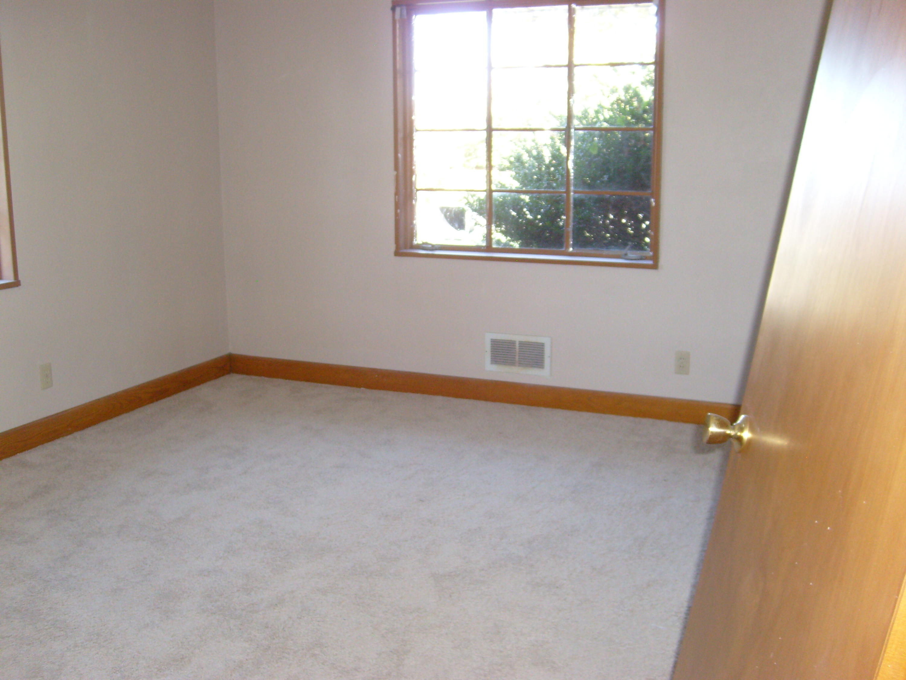 5534 Littleton Road Roanoke, VA 24012 - Photo 13 of 19 2009-02-12 10.39.57