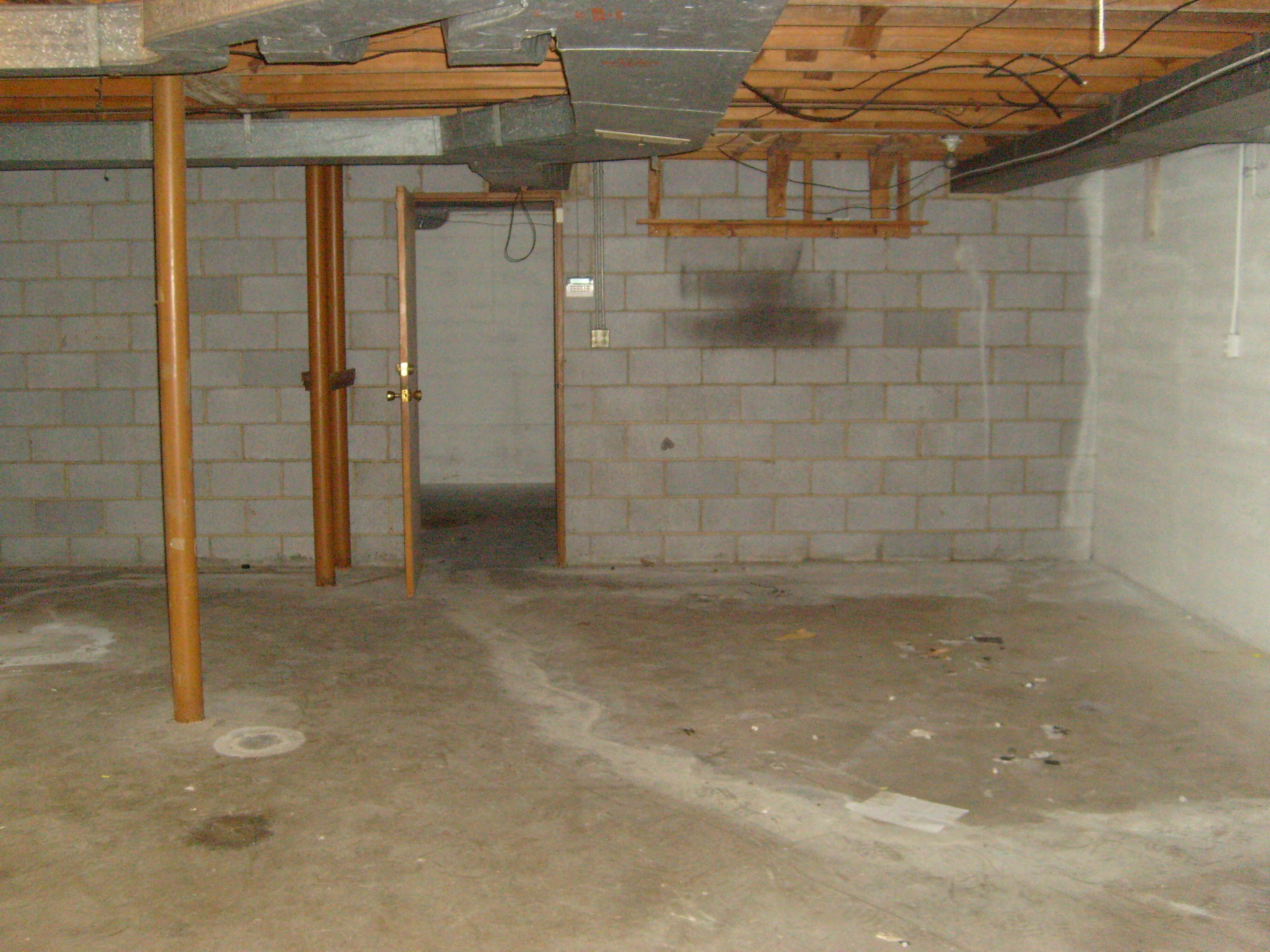 5534 Littleton Road Roanoke, VA 24012 - Photo 17 of 19 2009-02-12 10.42.13