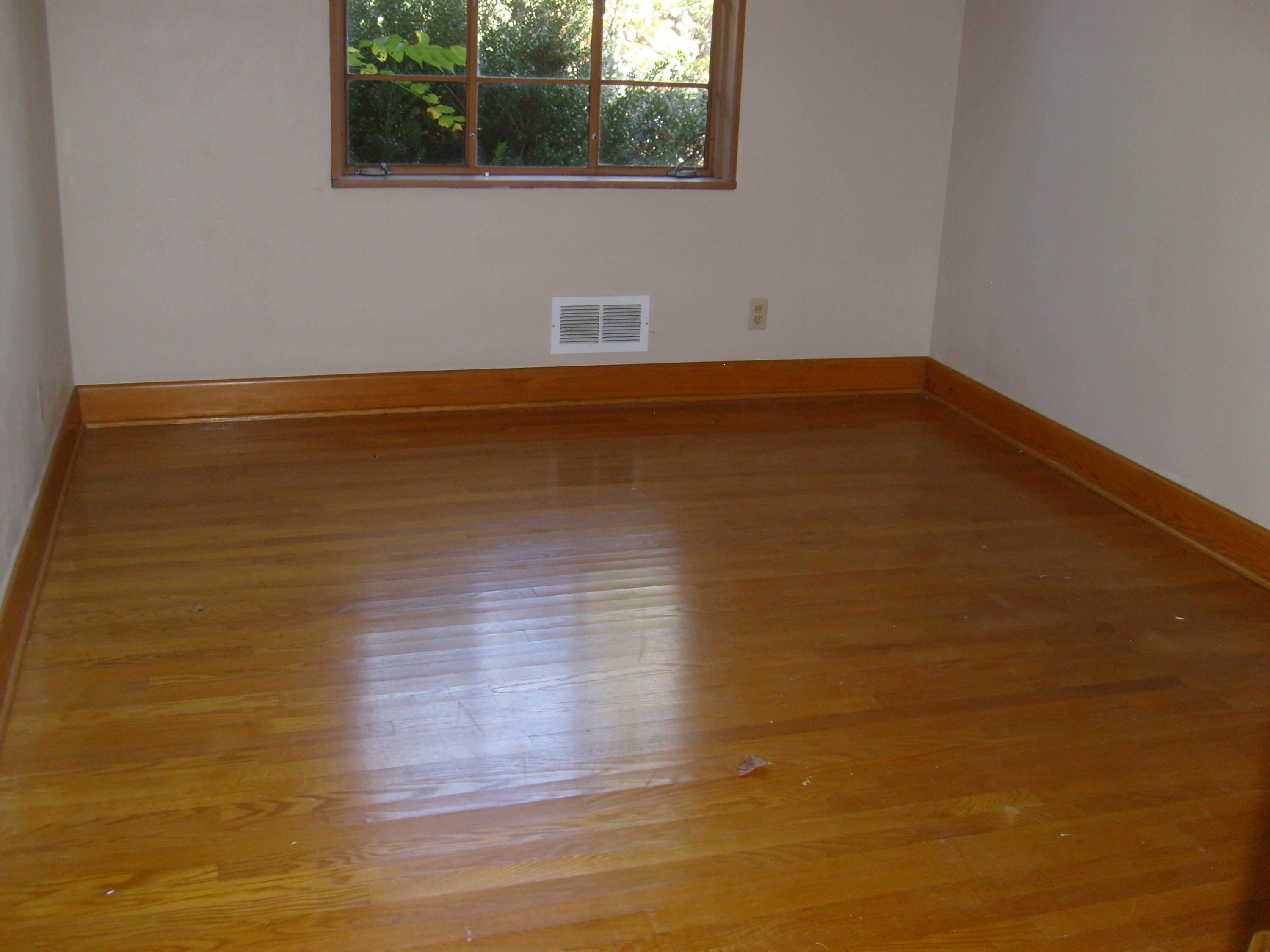 5534 Littleton Road Roanoke, VA 24012 - Photo 10 of 19 2009-02-12 10.39.14