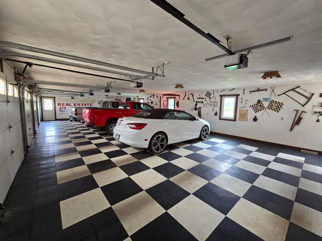 $1,500,000 | 2017 Havana Road, Owatonna, MN 55060