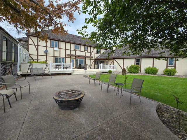 $1,500,000 | 2017 Havana Road, Owatonna, MN 55060