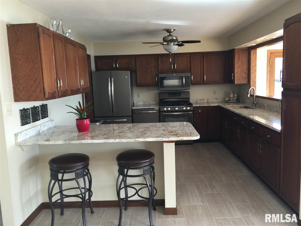 18408 River Road North Cordova, IL 61242 - Photo 9 of 21 Gallery Image 9