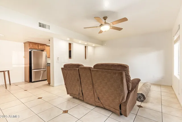 $2,000 | 151 East Broadway Road, Unit 103, Tempe, AZ 85282